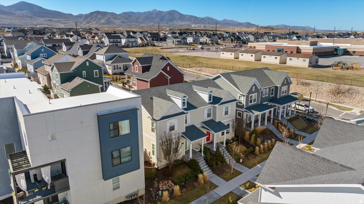 DAYBREAK - Residential