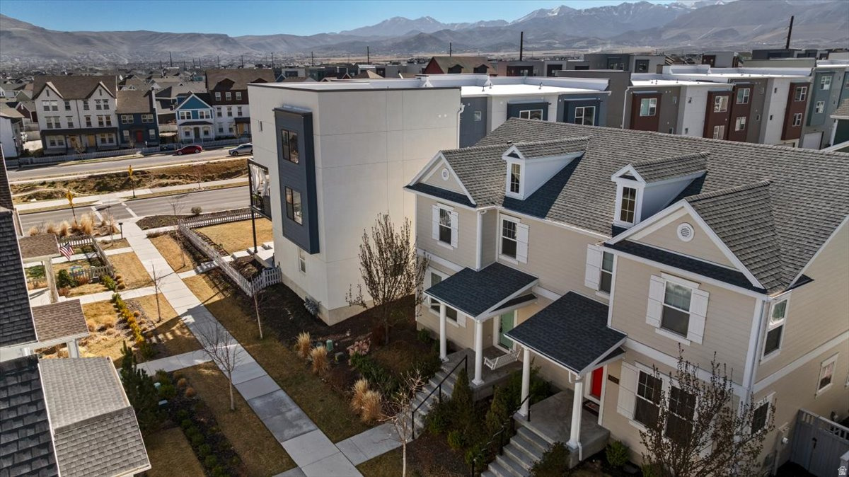 DAYBREAK - Residential