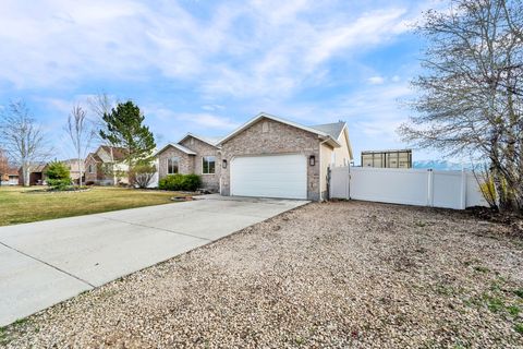 Tiny photo for 694 E 260 S, Midway, UT 84049 (MLS # 2145720)