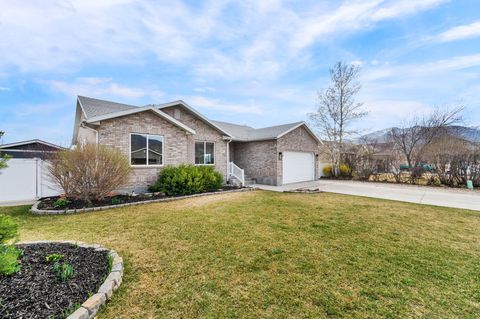 Tiny photo for 694 E 260 S, Midway, UT 84049 (MLS # 2145720)