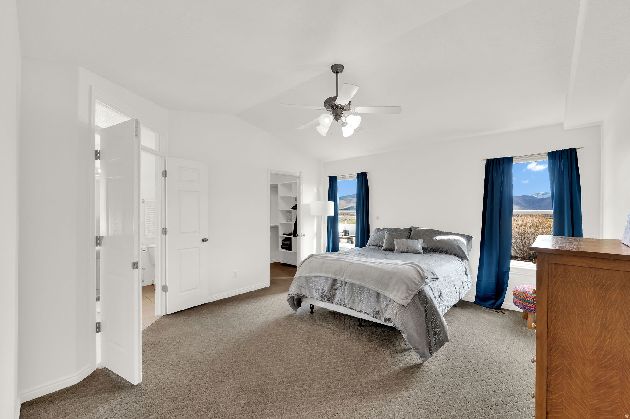 FOX DEN ESTATES - Residential