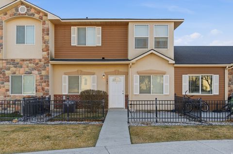 Townhouse For Sale - 1492 N 565 #103<br/> Logan, UT 84341