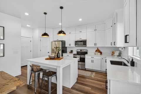 Tiny photo for 1346 W QUAILHILL RD, Saratoga Springs, UT 84045 (MLS # 2120303)