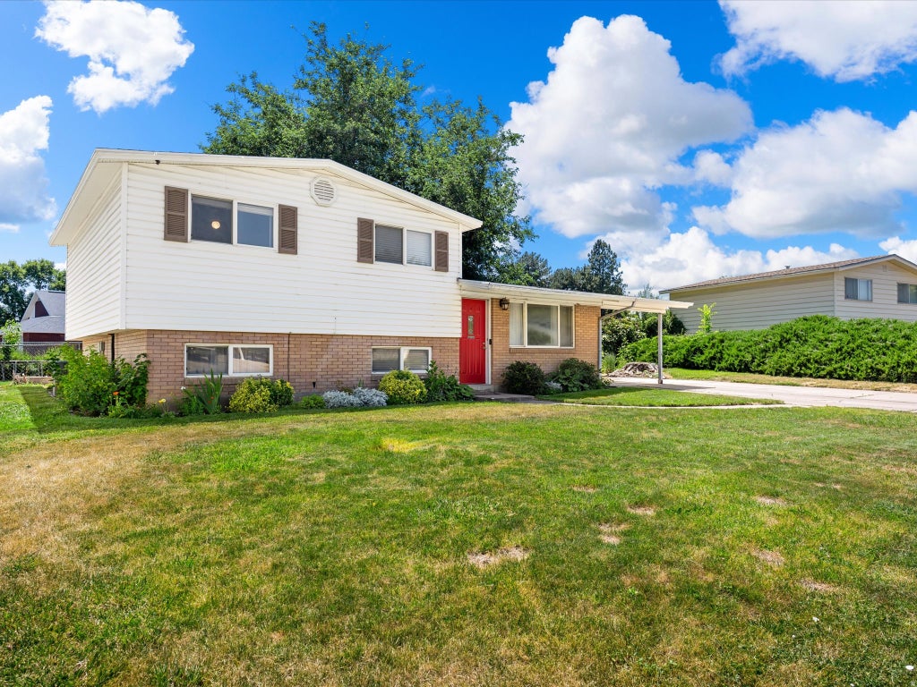 Photo of 1019 W 4300 S, Riverdale, UT 84405 (MLS # 2168879)