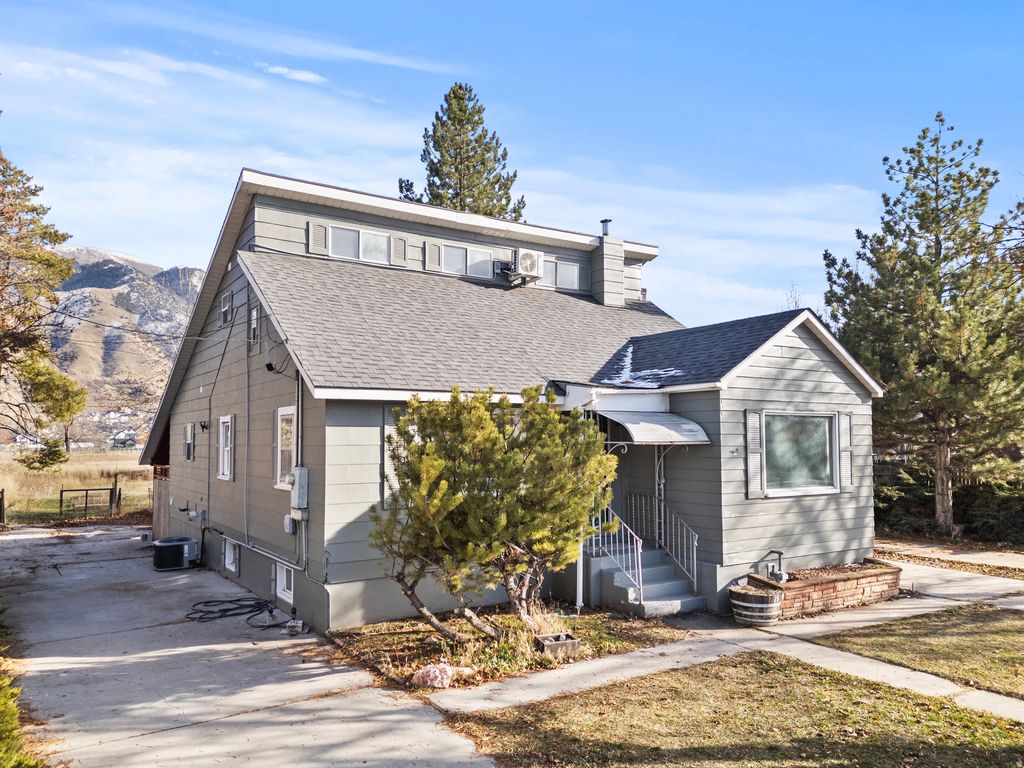 Photo of 694 S 600 E, River Heights, UT 84321 (MLS # 2128583)