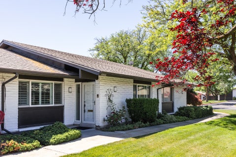 Condo For Sale - 4965 S 975<br/> Salt Lake City, UT 84117
