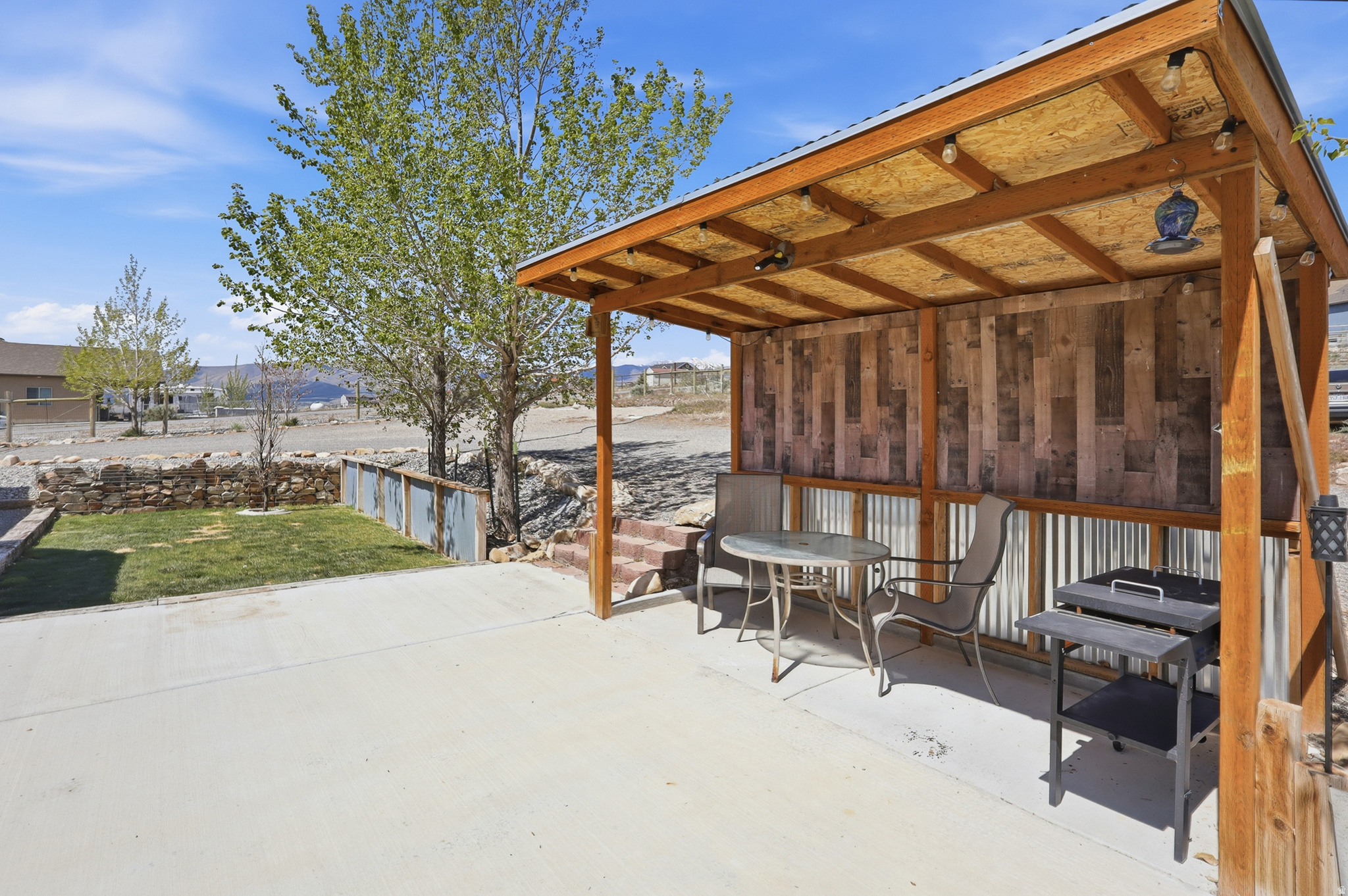 BENCHES AT SOUTH RIM - Residential