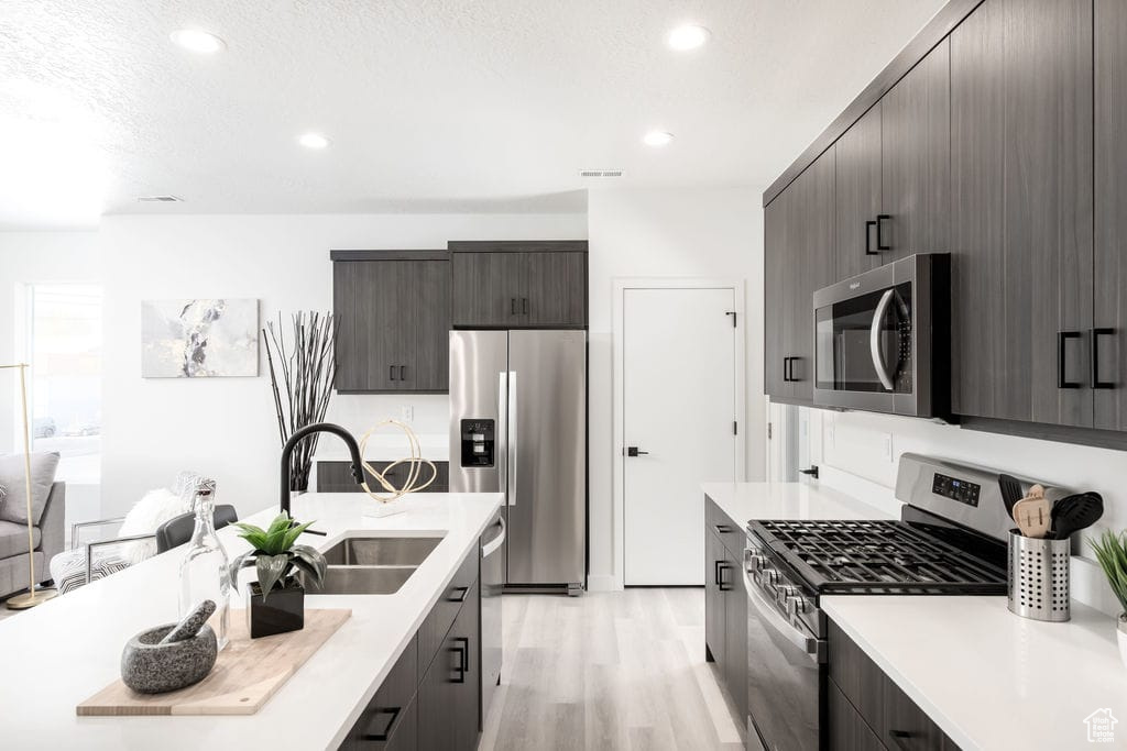300 LOFTS - Residential