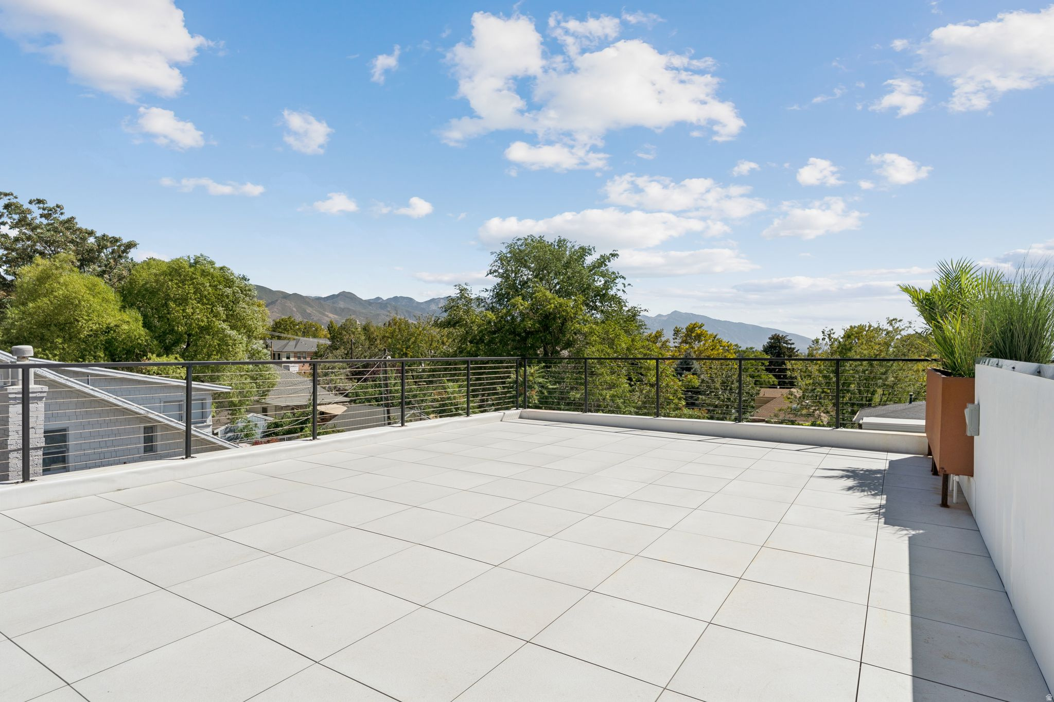 3RD AVENUE TOWNHOMES - Residential