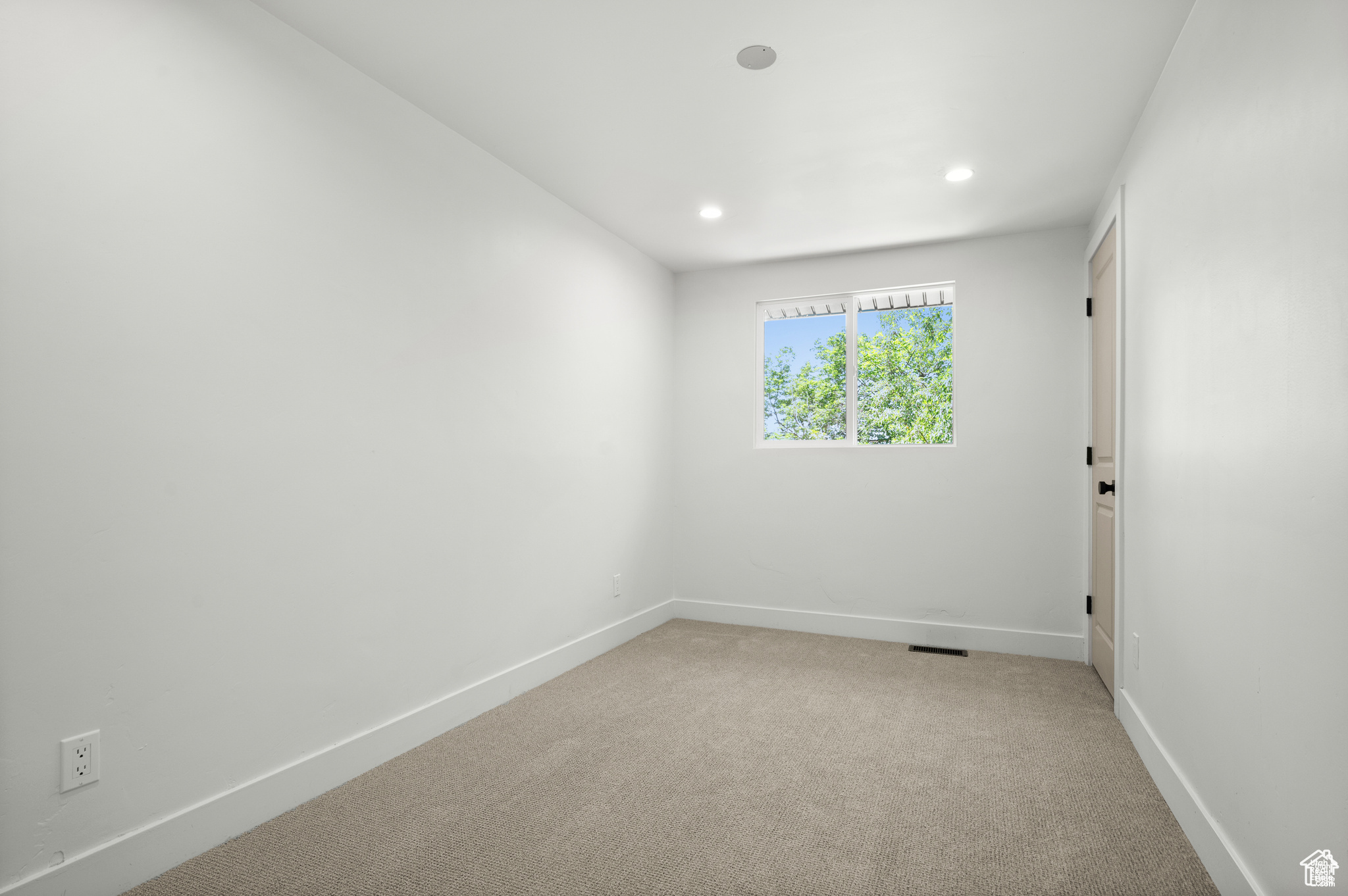 MAYWOOD HILLS - Residential