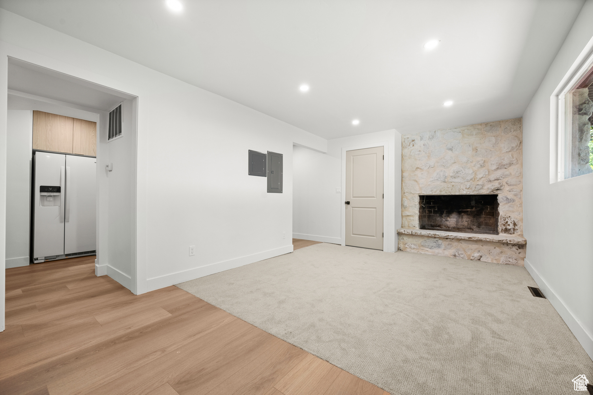 MAYWOOD HILLS - Residential