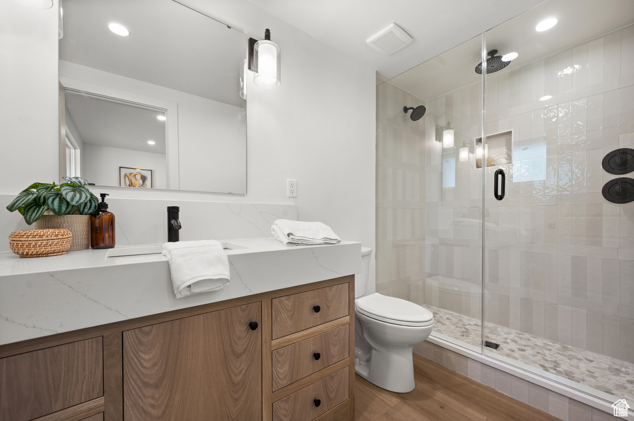 MAYWOOD HILLS - Residential