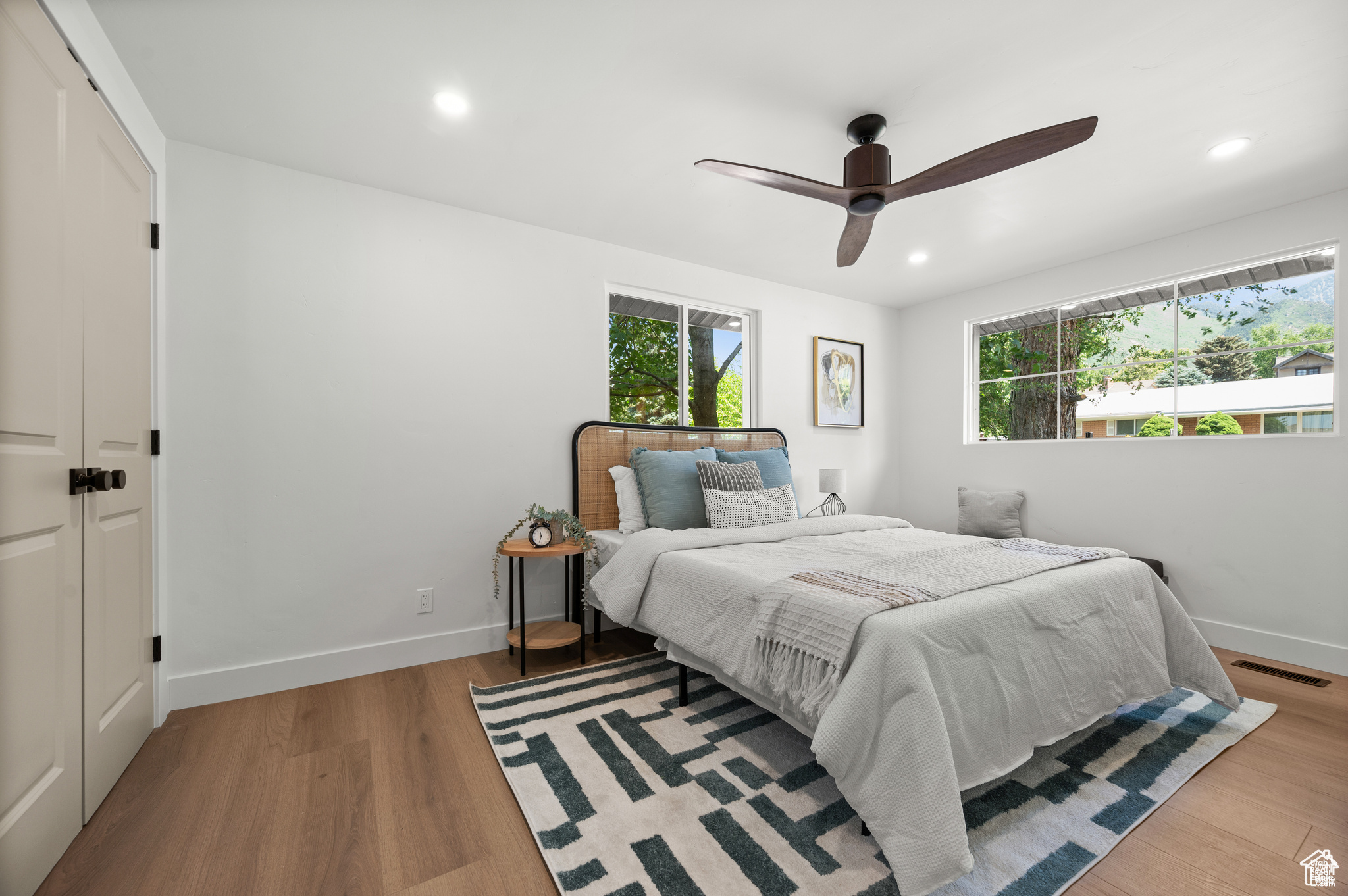 MAYWOOD HILLS - Residential