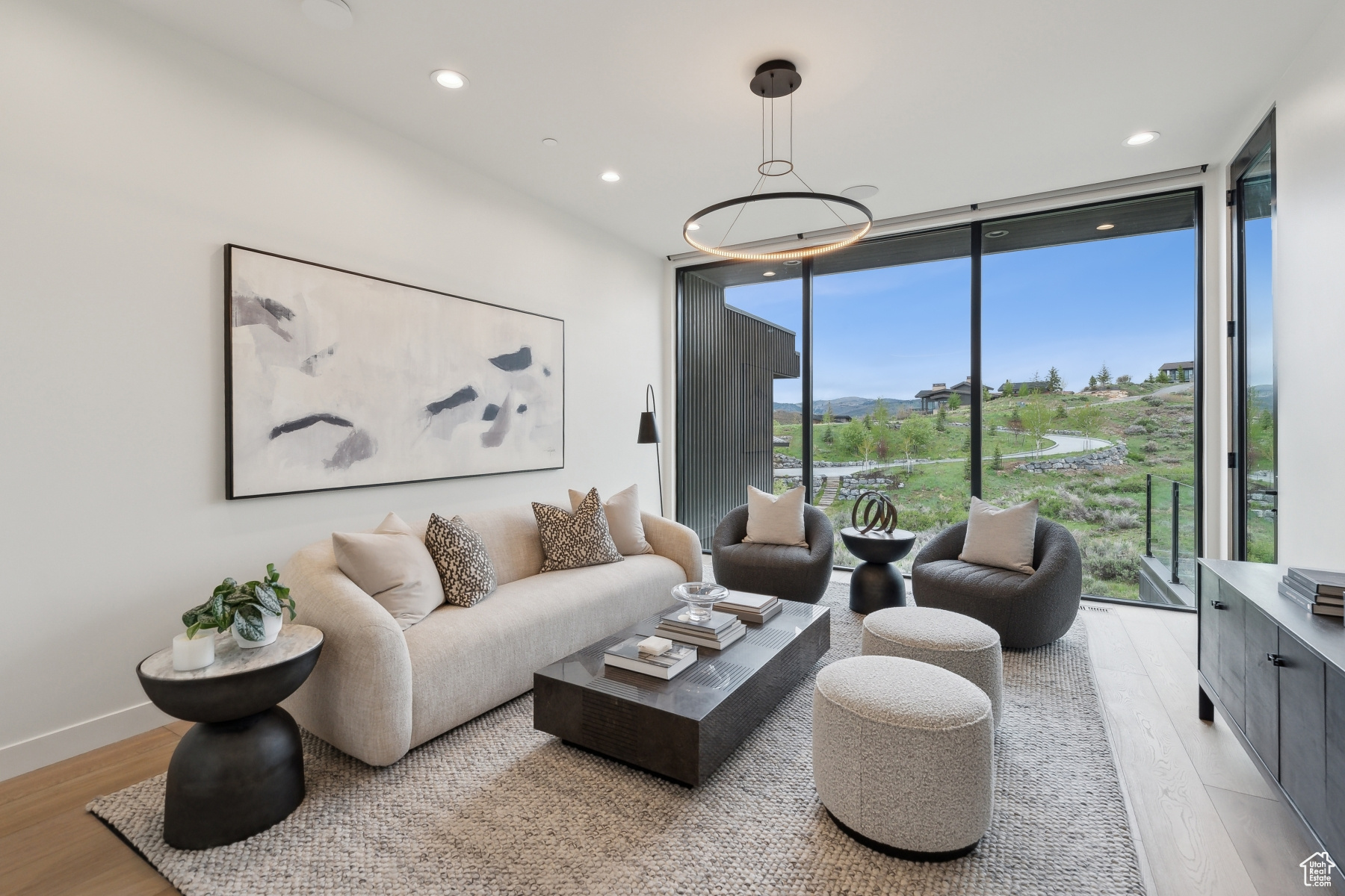 THE SUMMIT - Residential