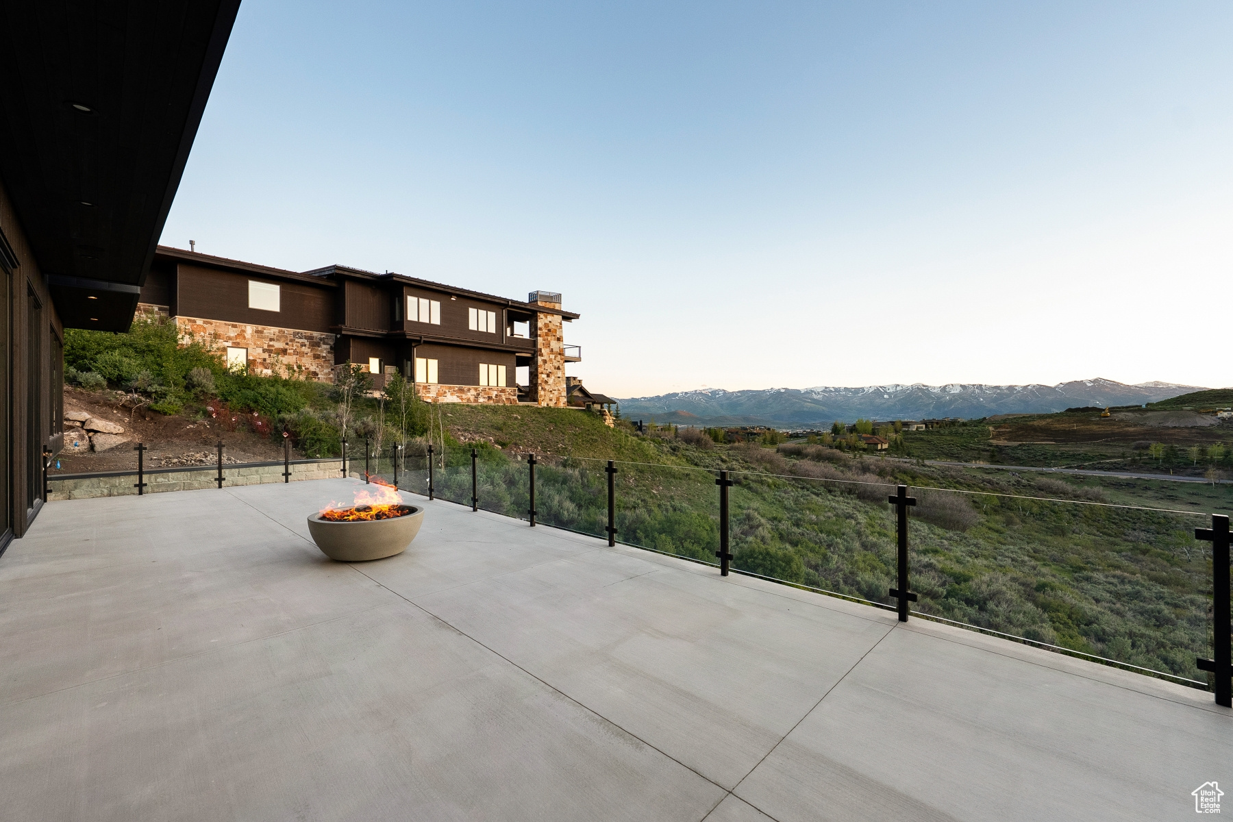 THE SUMMIT - Residential