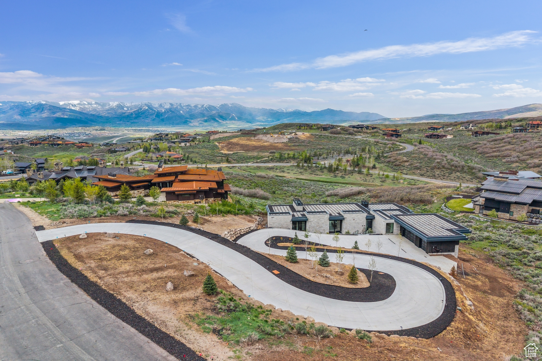 THE SUMMIT - Residential