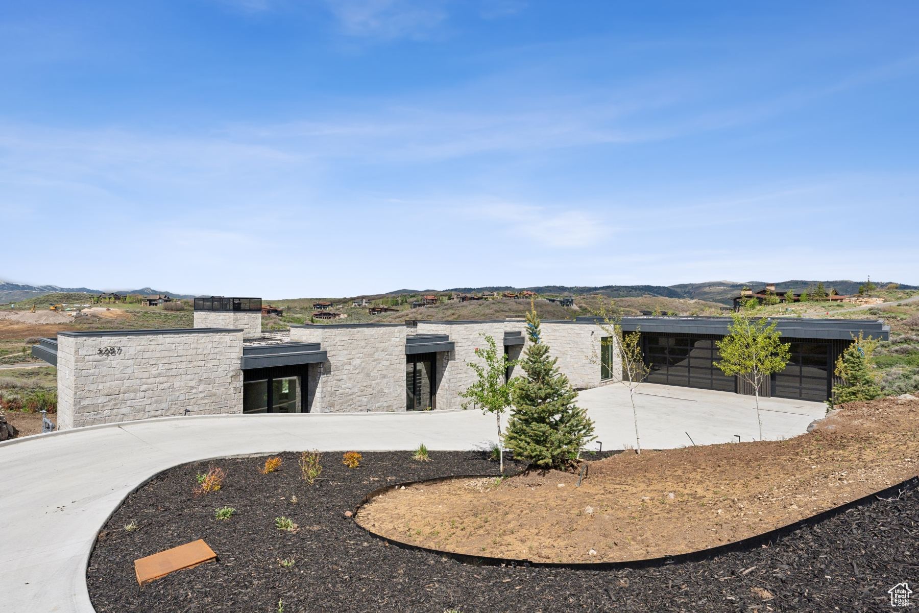 THE SUMMIT - Residential