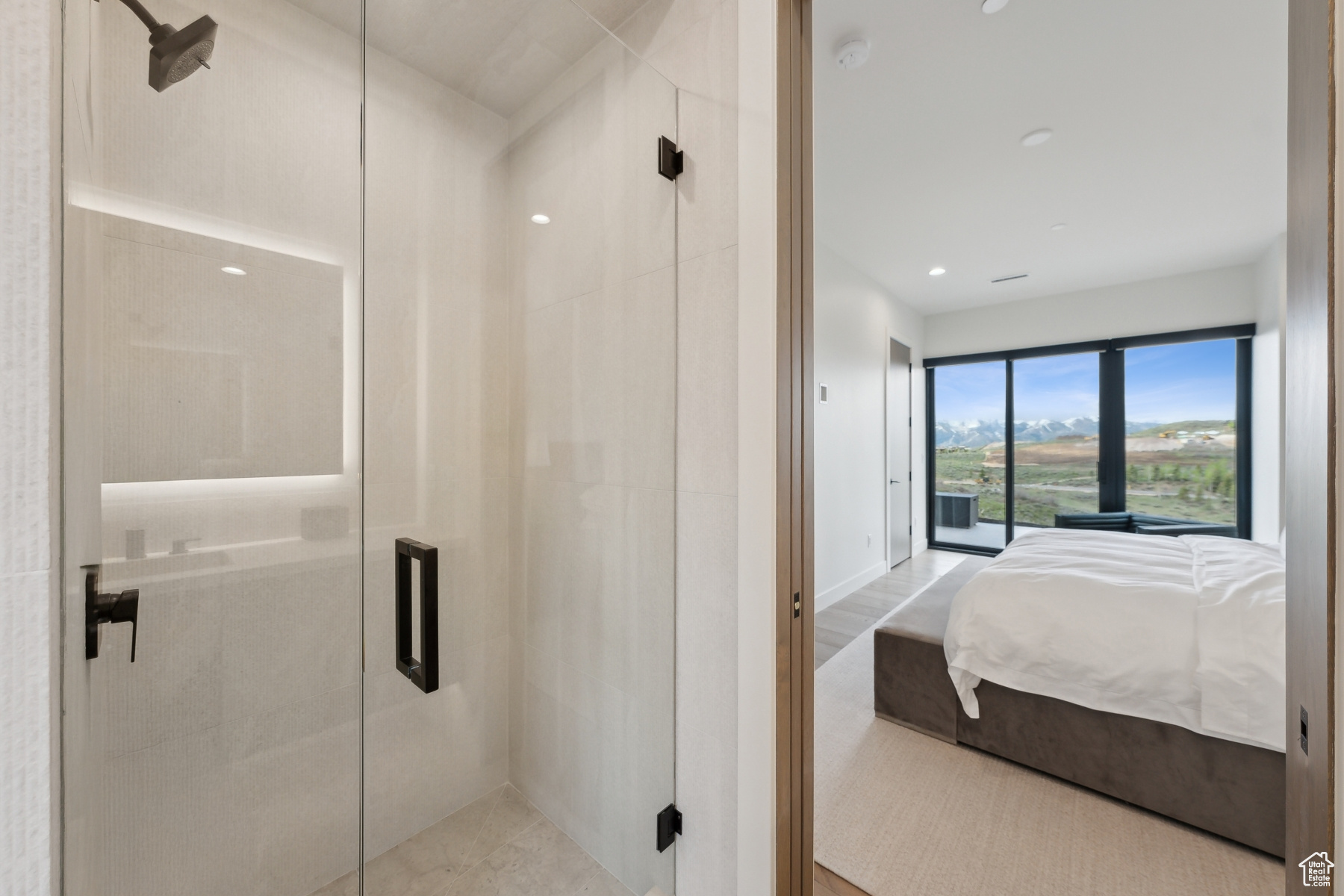 THE SUMMIT - Residential