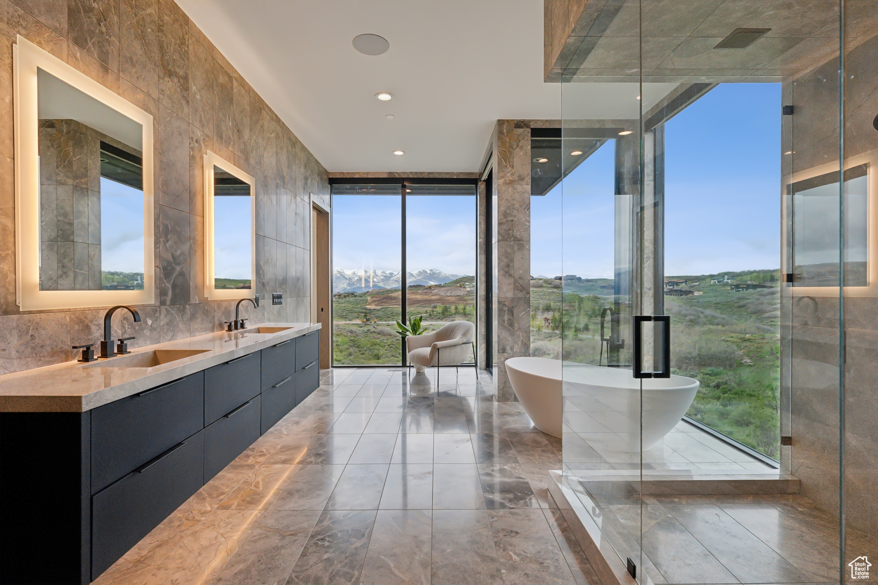 THE SUMMIT - Residential