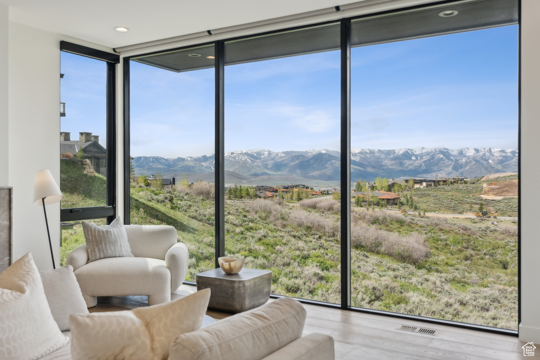 THE SUMMIT - Residential