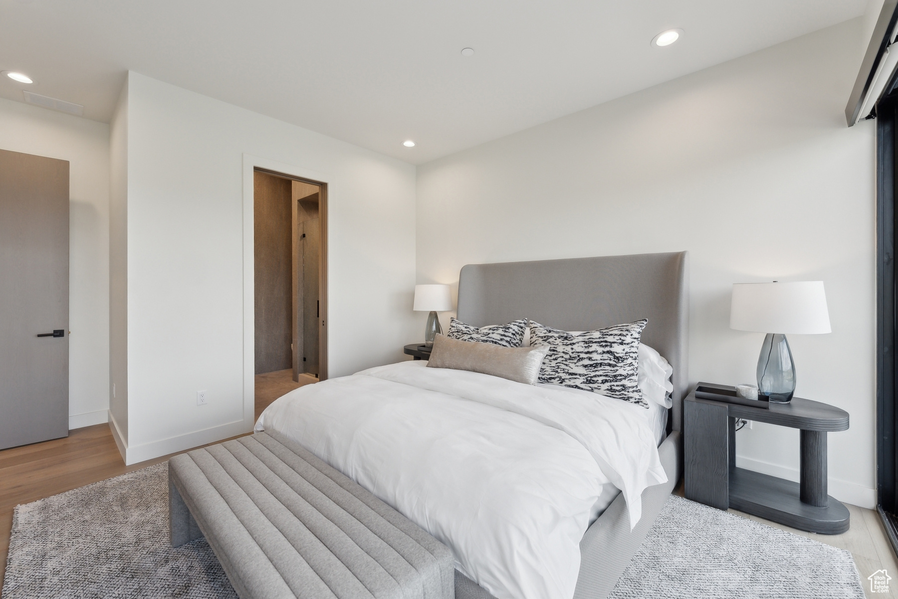 THE SUMMIT - Residential