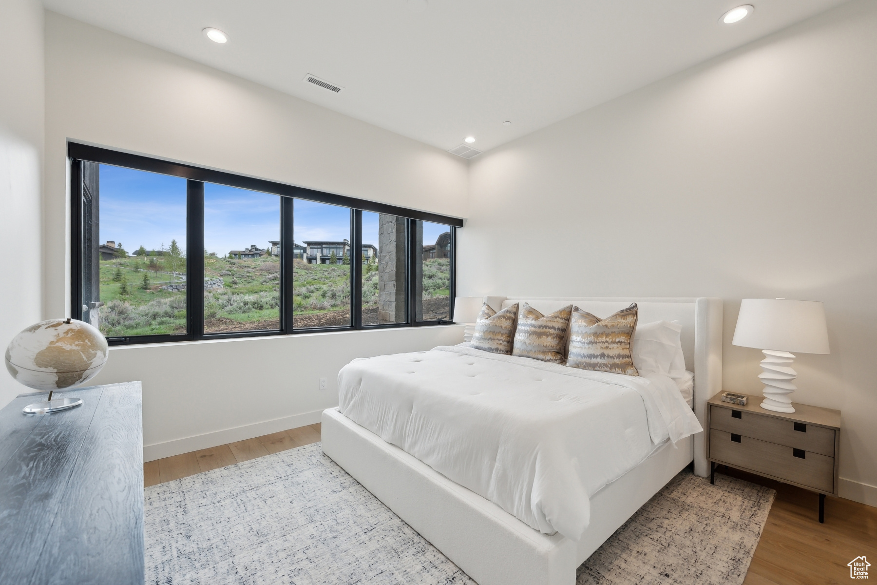 THE SUMMIT - Residential