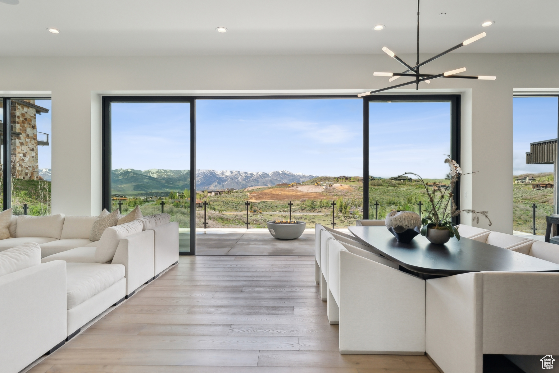 THE SUMMIT - Residential