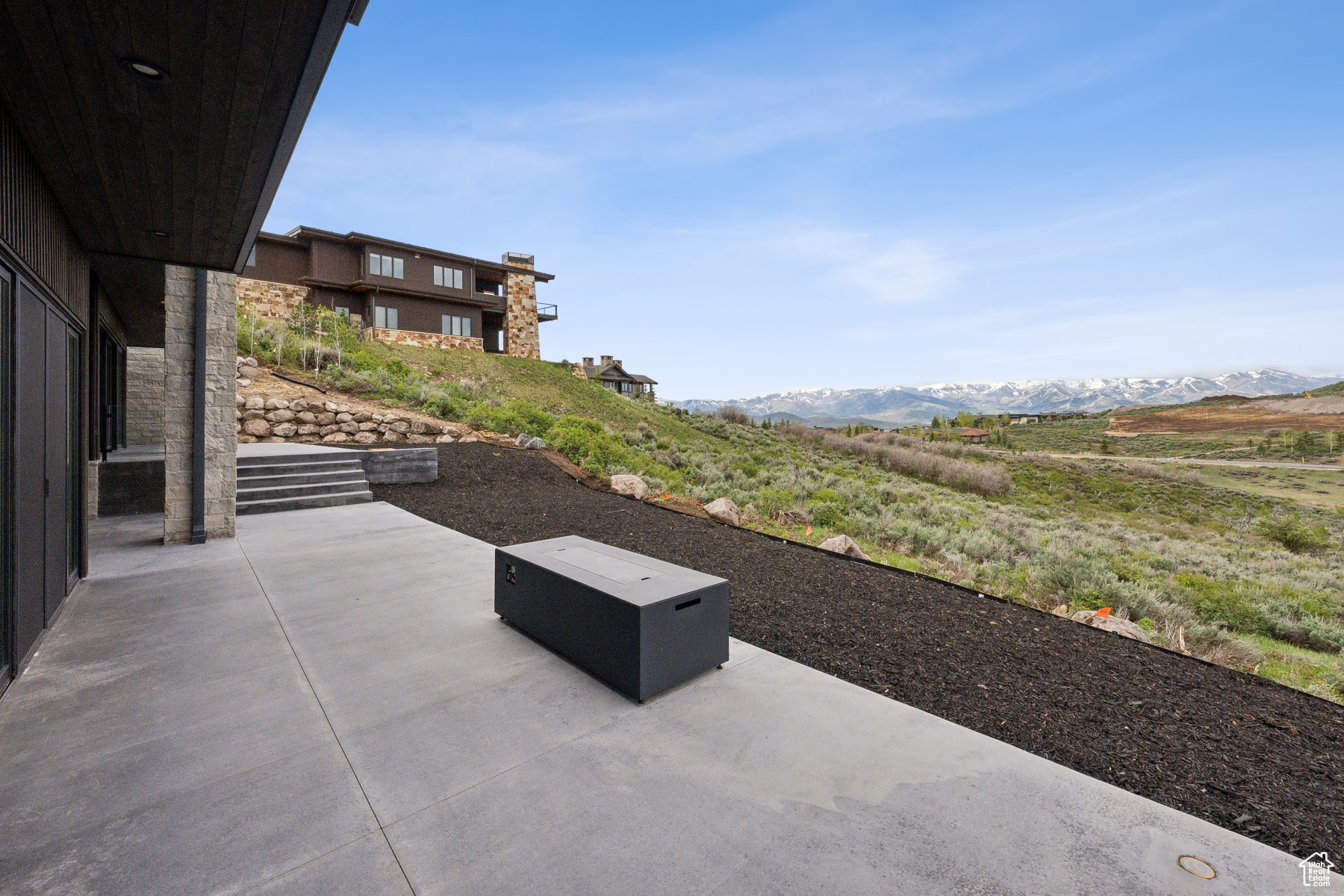 THE SUMMIT - Residential