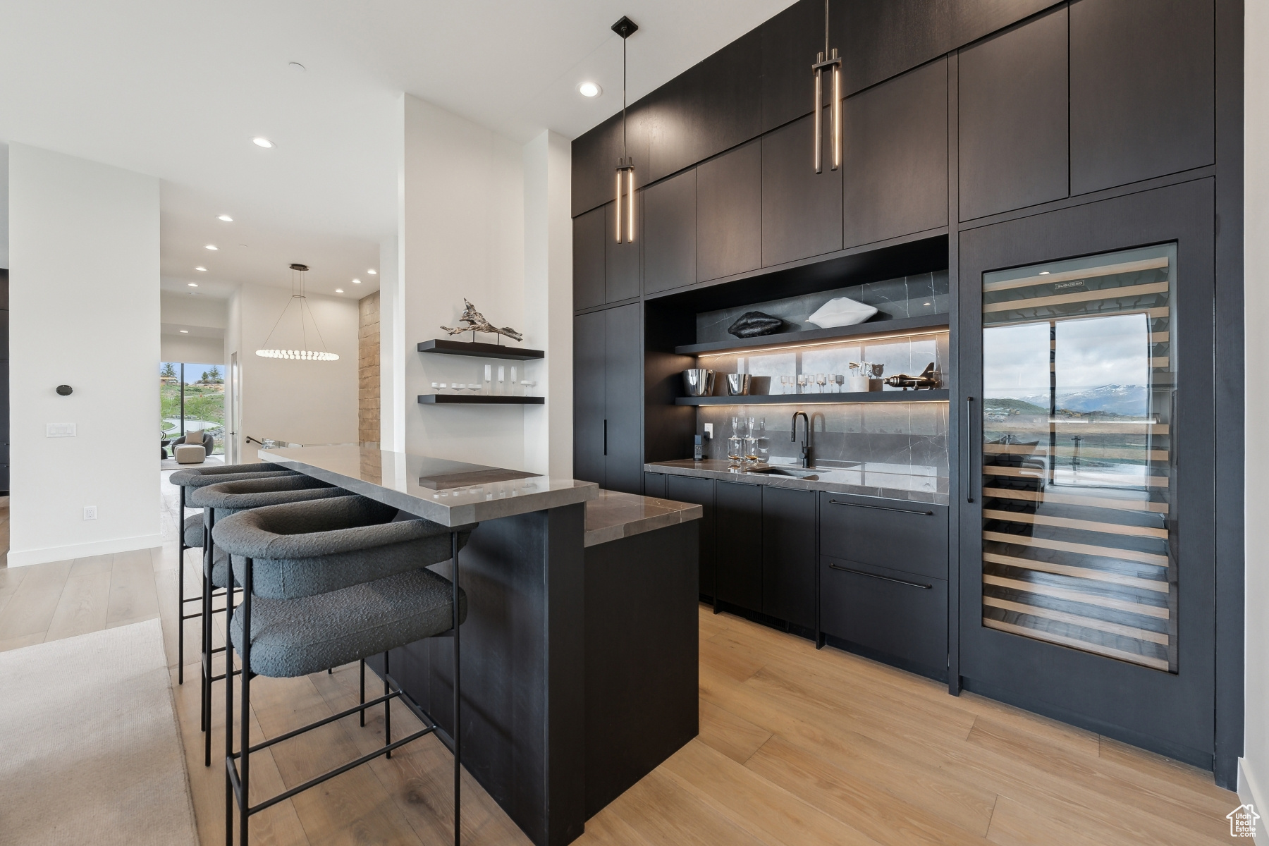 THE SUMMIT - Residential