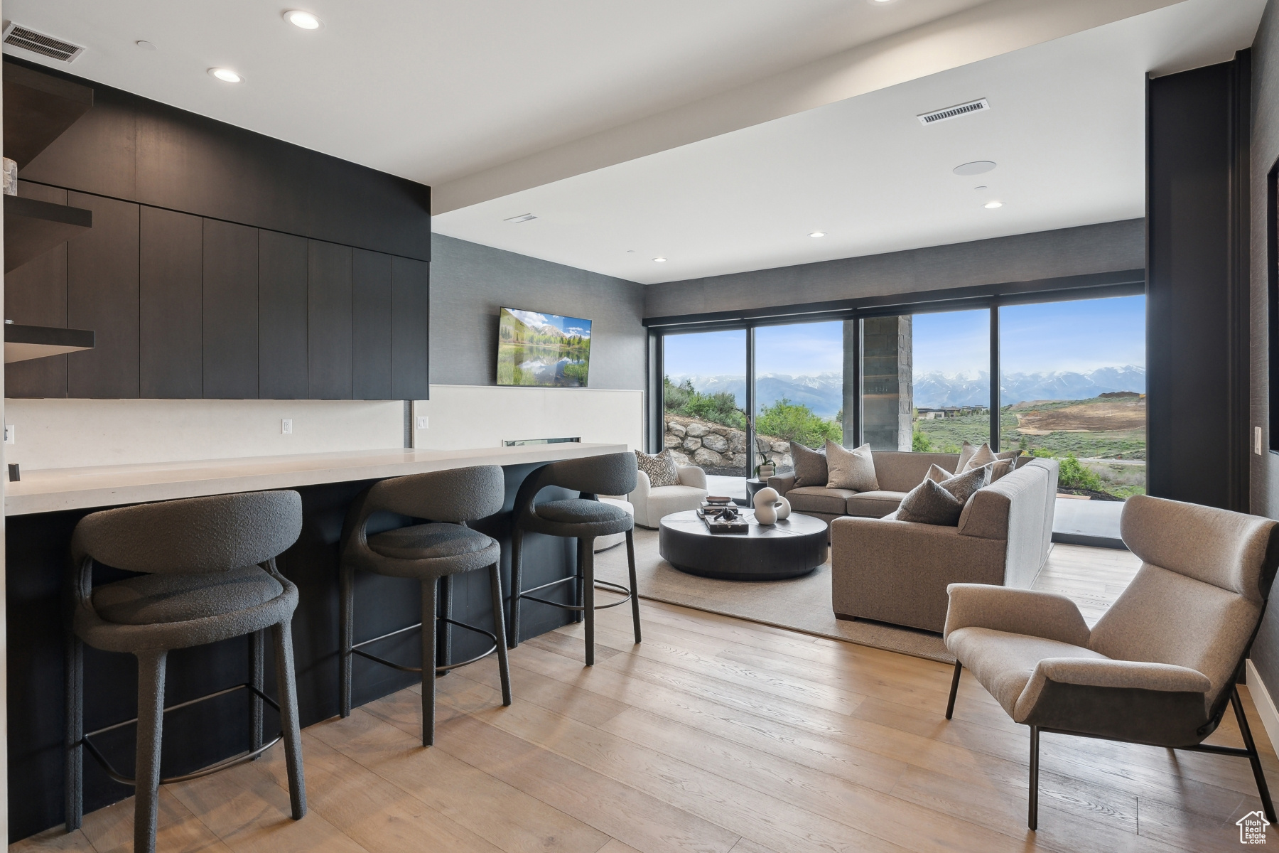 THE SUMMIT - Residential