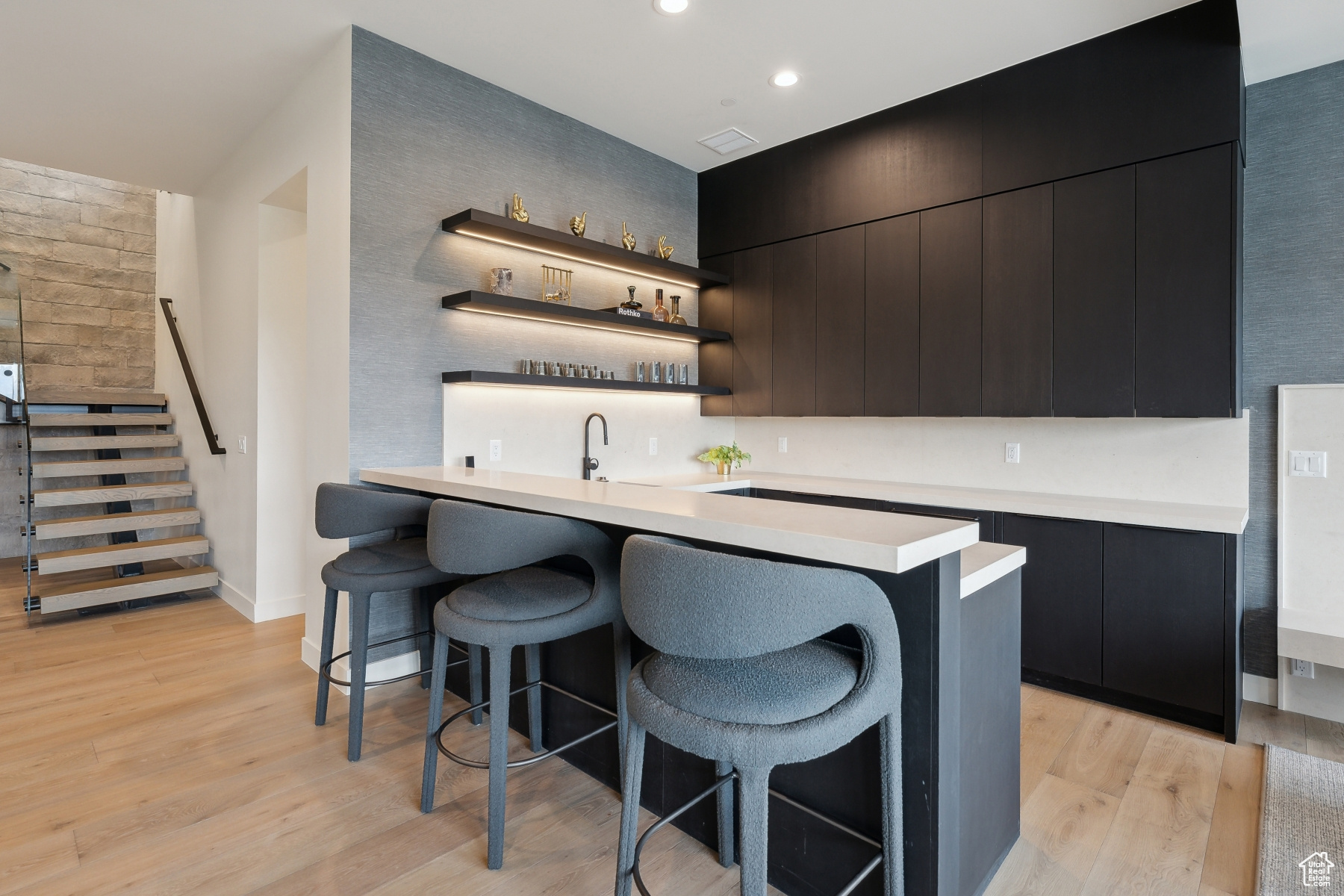 THE SUMMIT - Residential