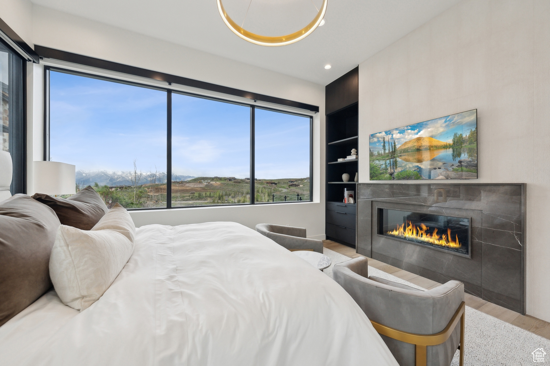 THE SUMMIT - Residential