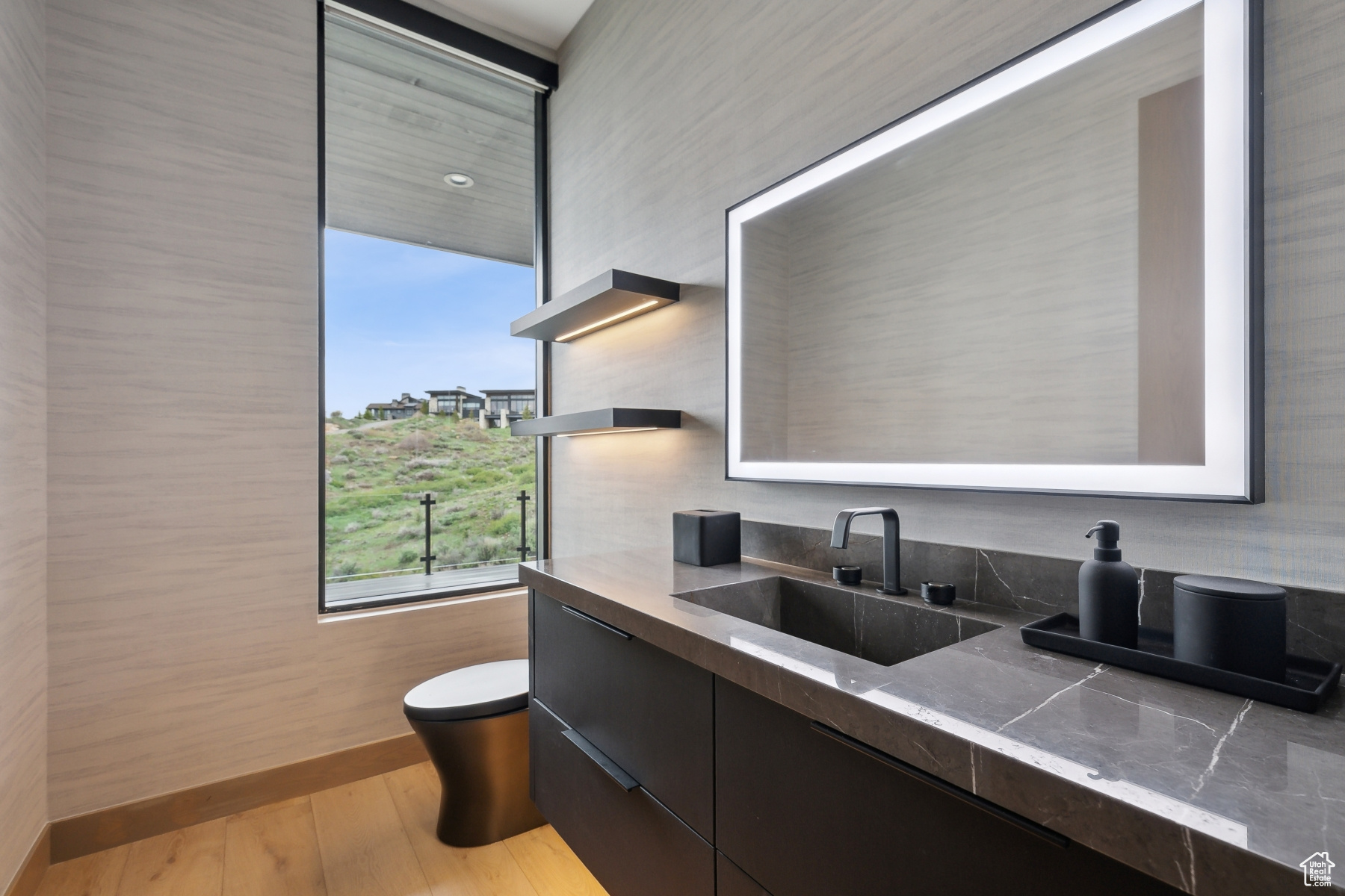 THE SUMMIT - Residential