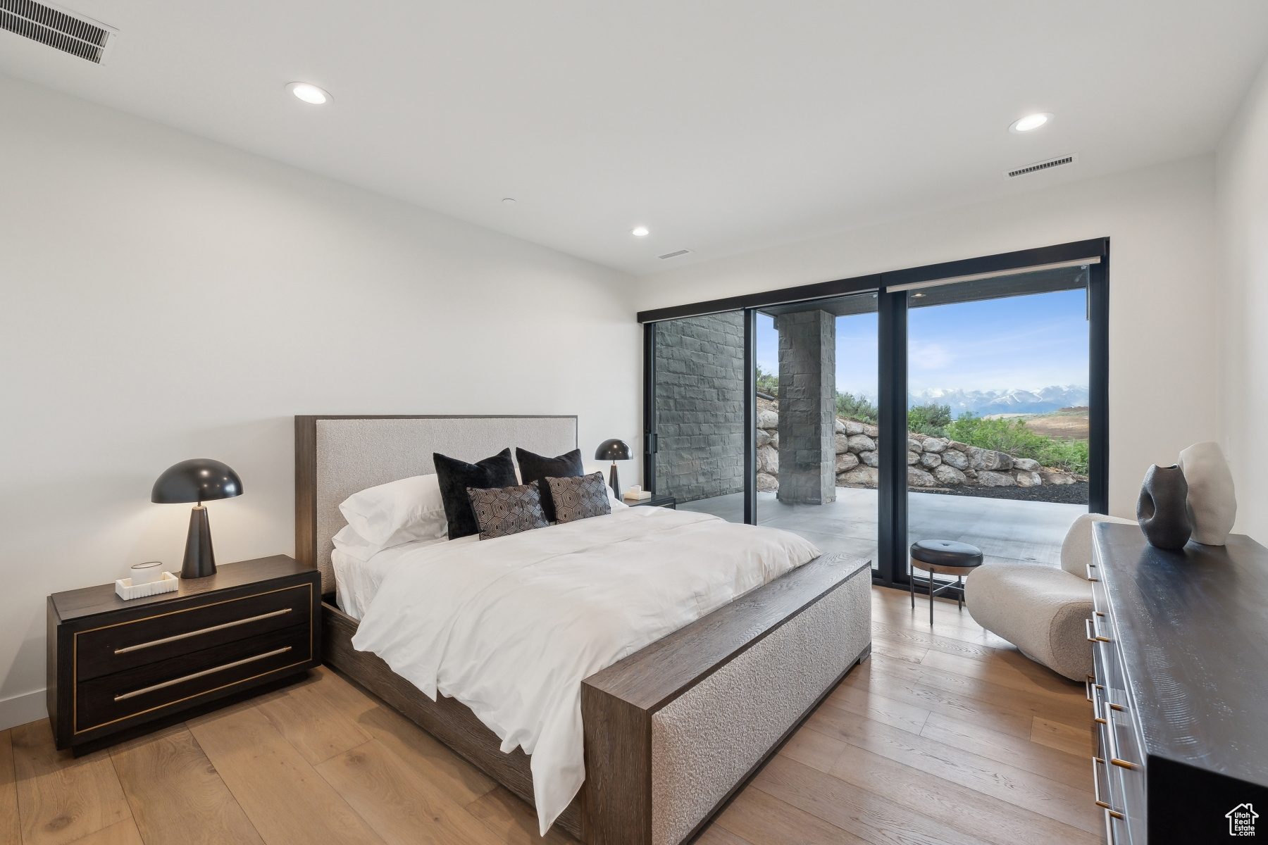 THE SUMMIT - Residential