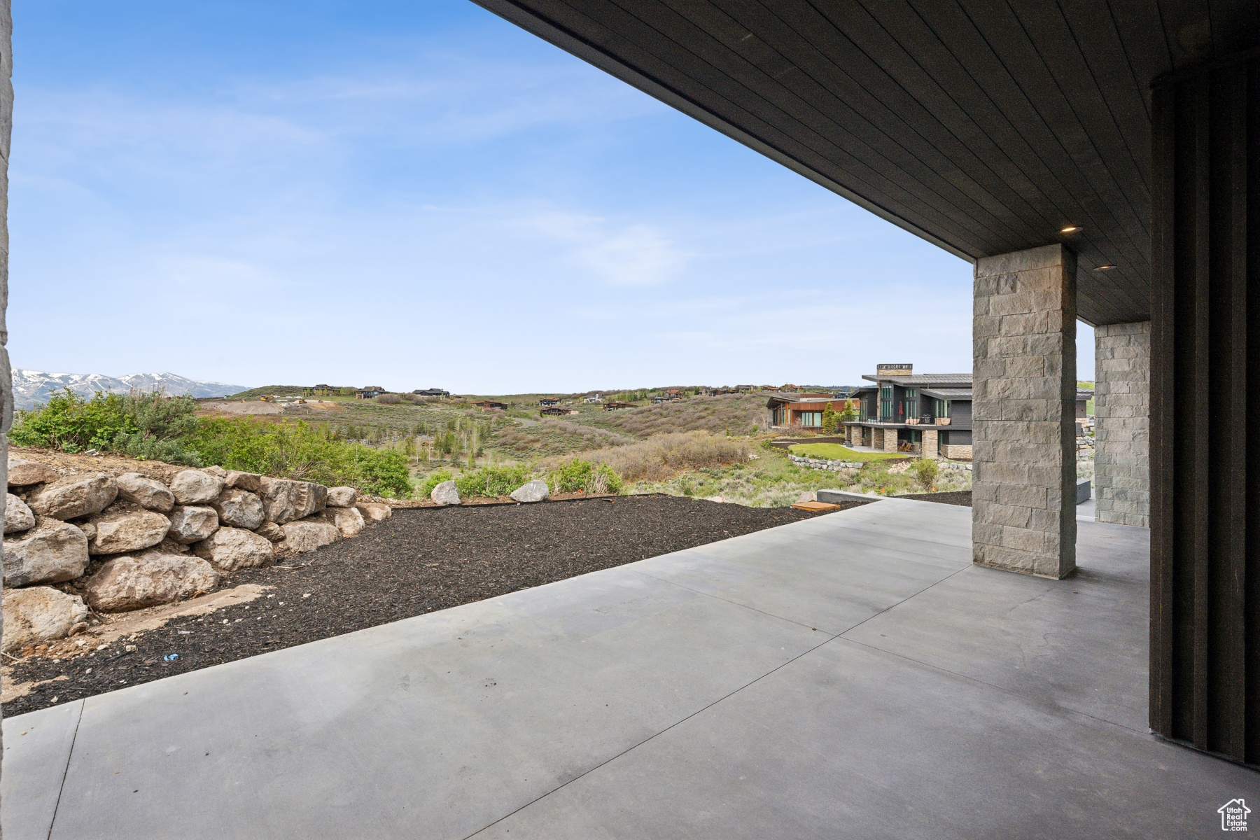 THE SUMMIT - Residential