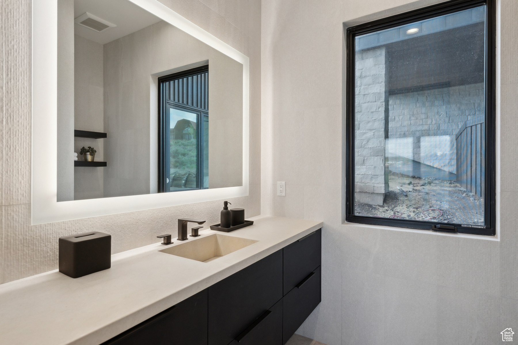 THE SUMMIT - Residential