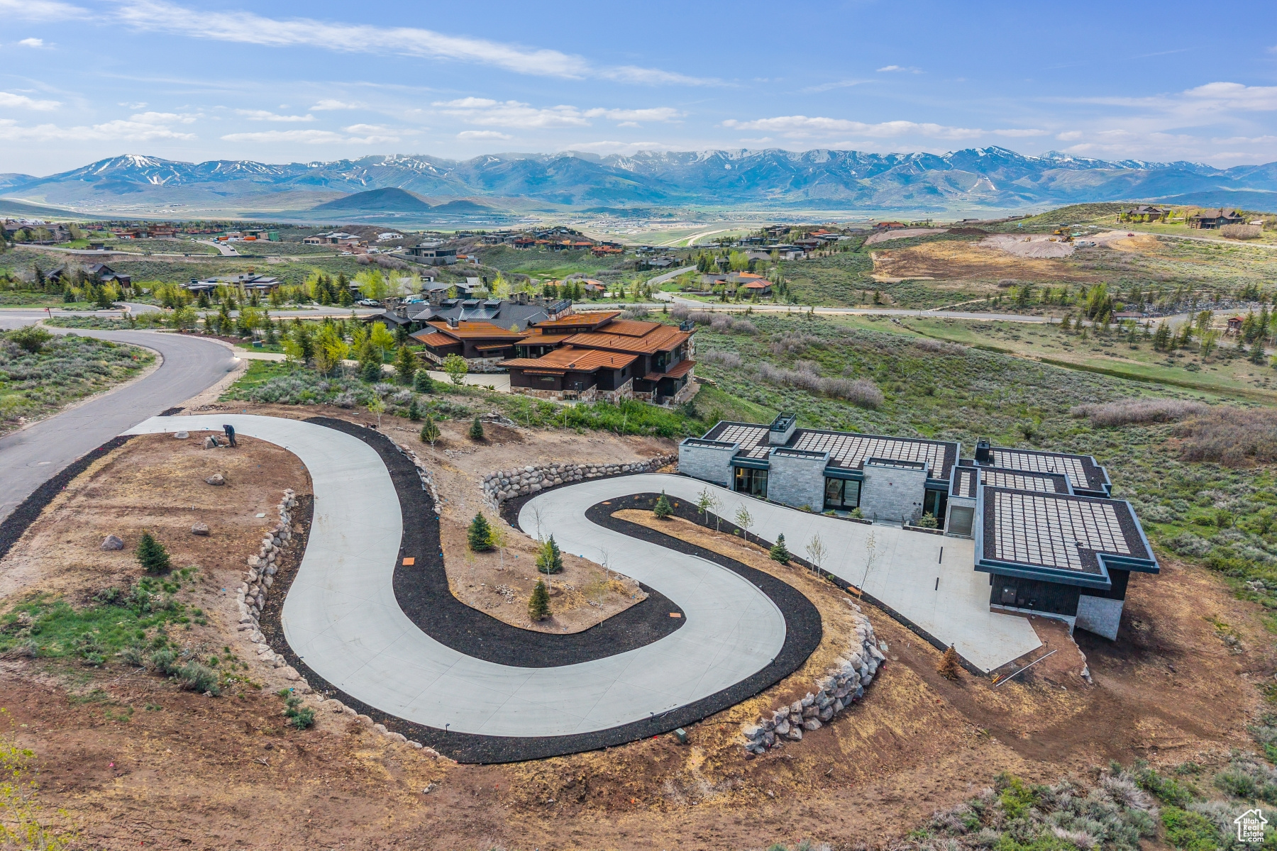 THE SUMMIT - Residential