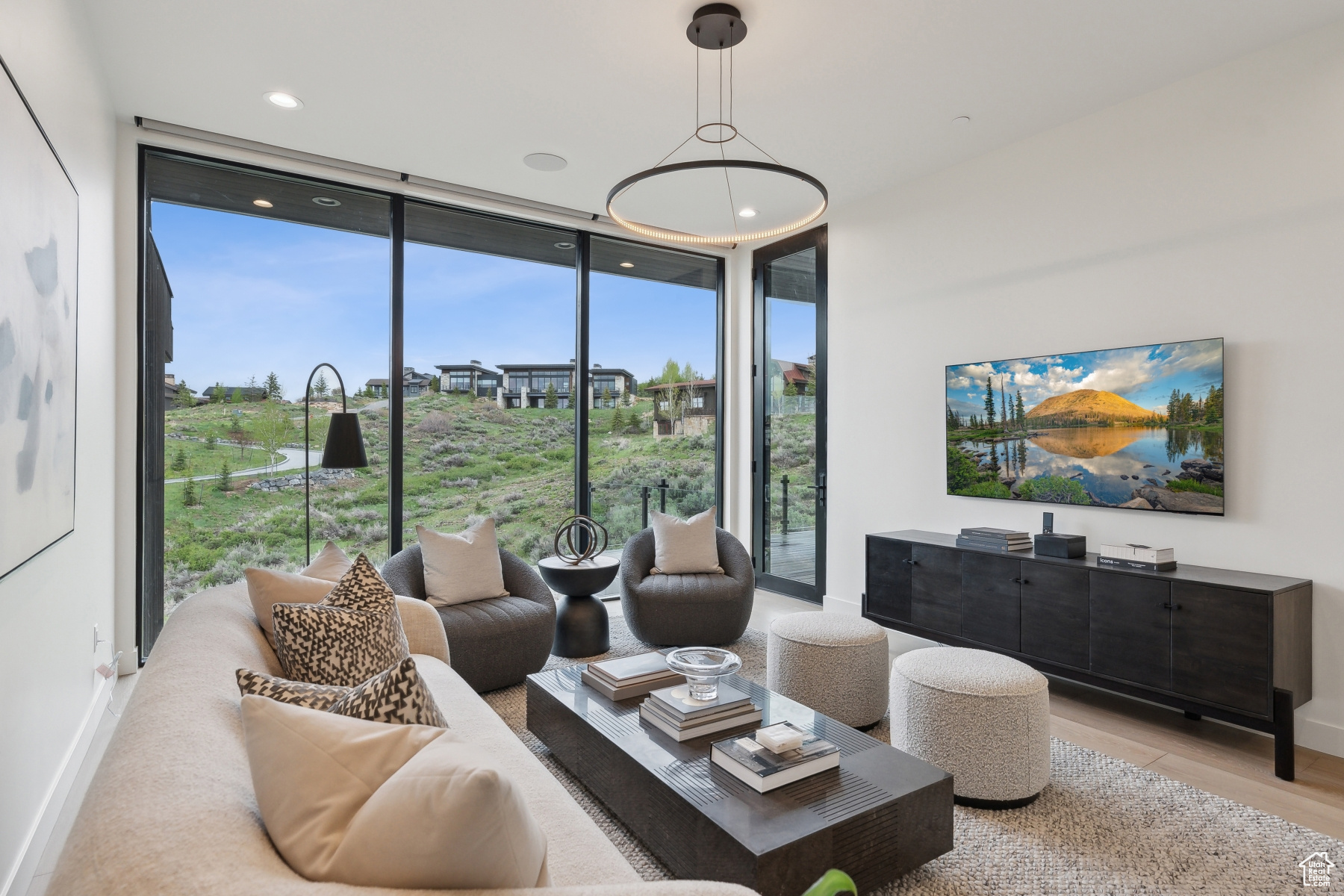 THE SUMMIT - Residential