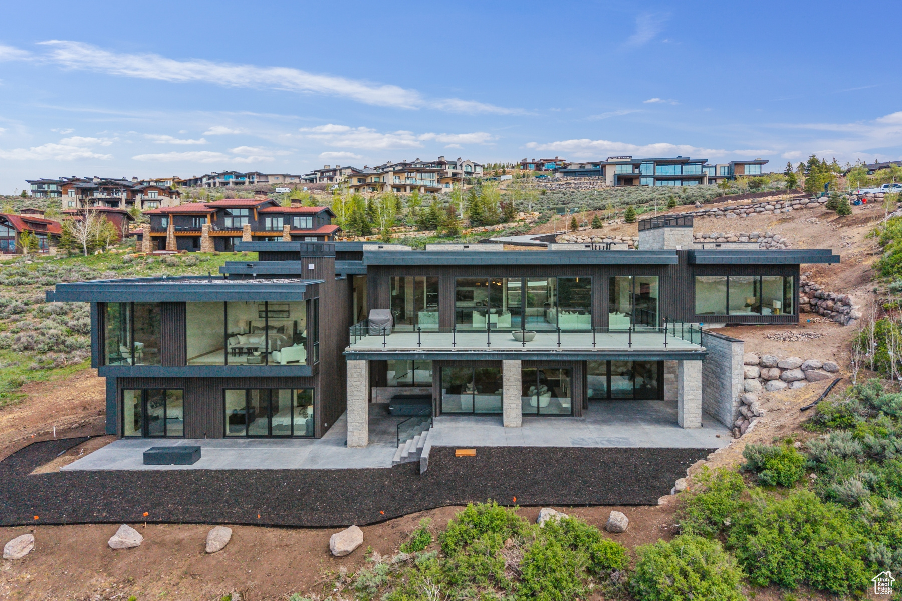 THE SUMMIT - Residential