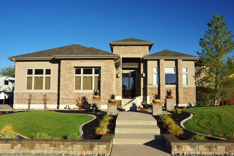 Photo of 1576 W PHILLIPS ST #2, Kaysville, UT 84037 (MLS # 2174008)