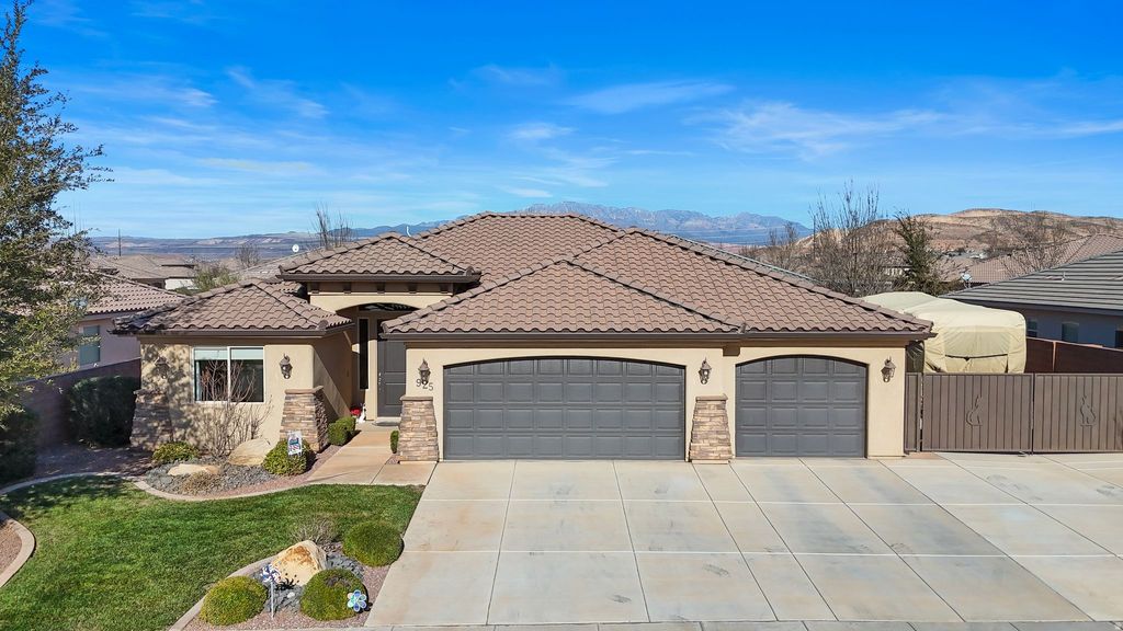 Photo of 925 E 3900 S, Washington, UT 84780 (MLS # 2131156)