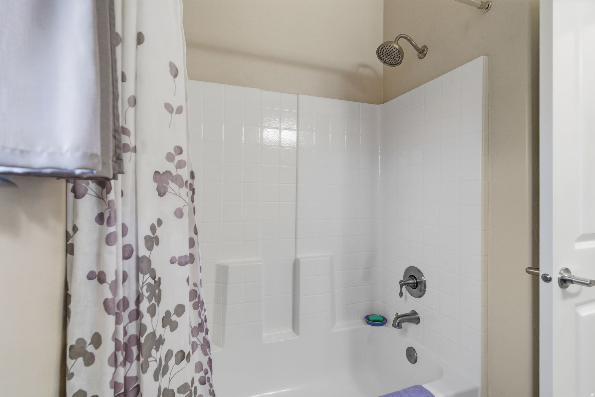 SUGAR PLUM IN THE FIELDS PH 3 - Residential