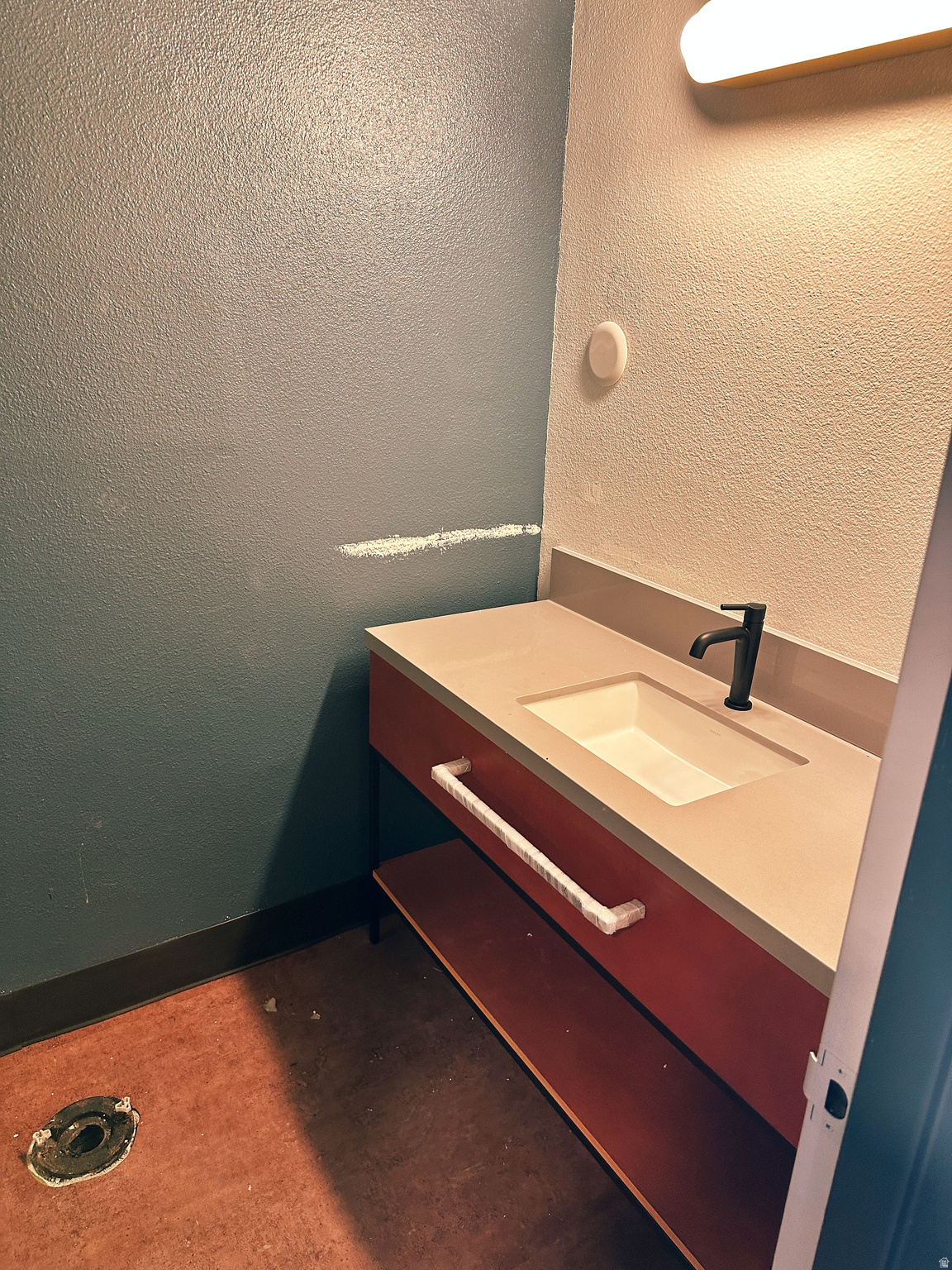 FORMER CRYSTAL INN - Commercial Sale