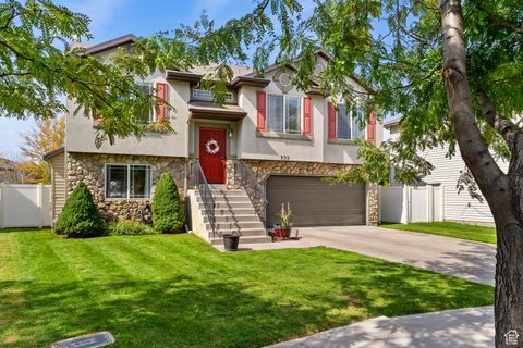 Tiny photo for 335 ALFORD CT, North Salt Lake, UT 84054 (MLS # 2109987)