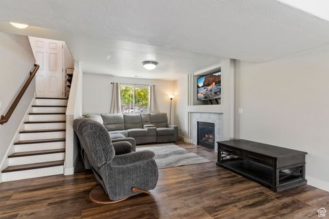 Tiny photo for 335 ALFORD CT, North Salt Lake, UT 84054 (MLS # 2109987)