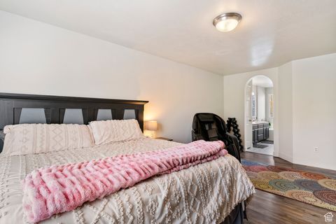 Tiny photo for 335 ALFORD CT, North Salt Lake, UT 84054 (MLS # 2109987)