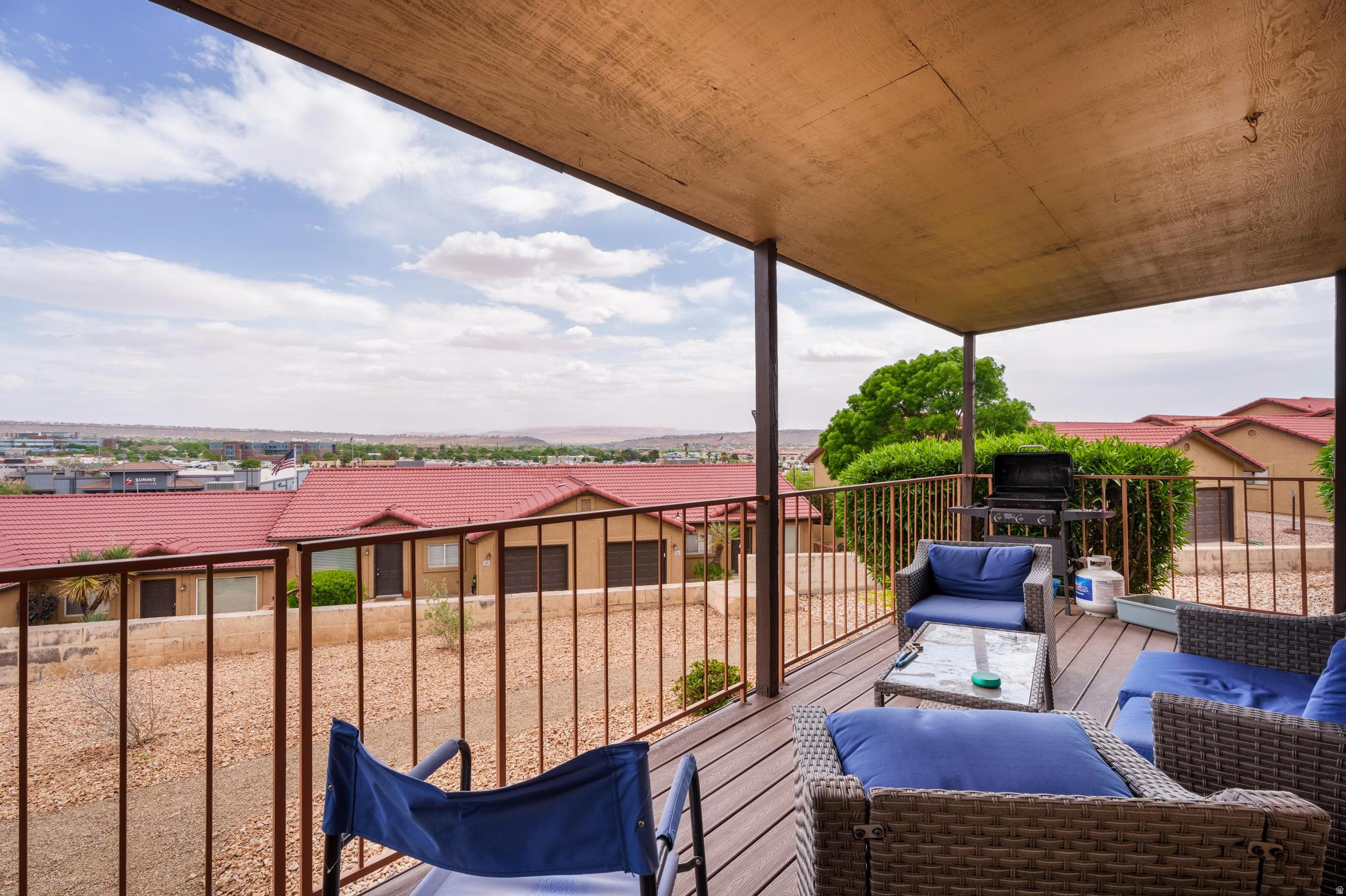 GARDENS SOUTH CONDOS - Residential