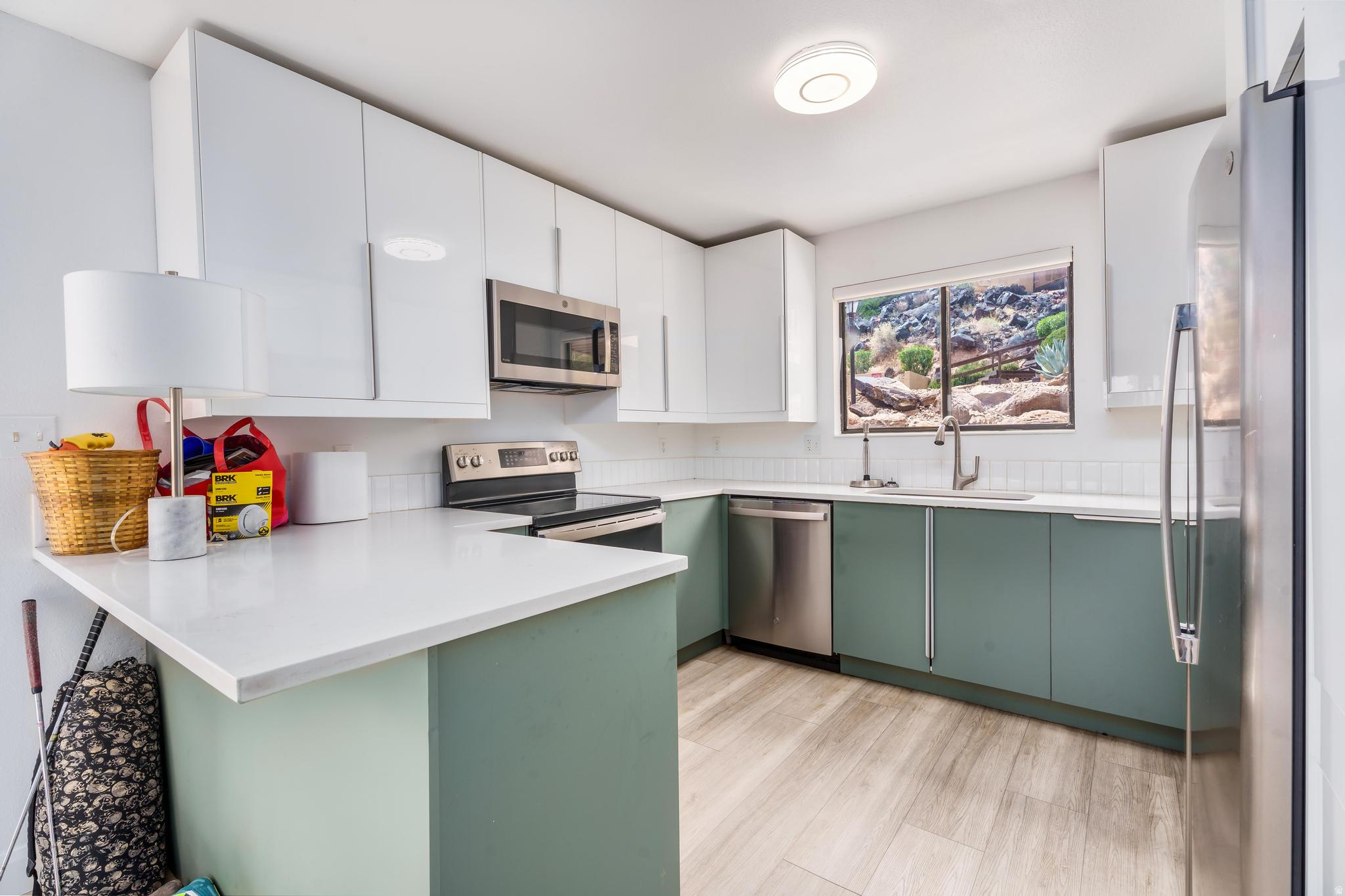 GARDENS SOUTH CONDOS - Residential