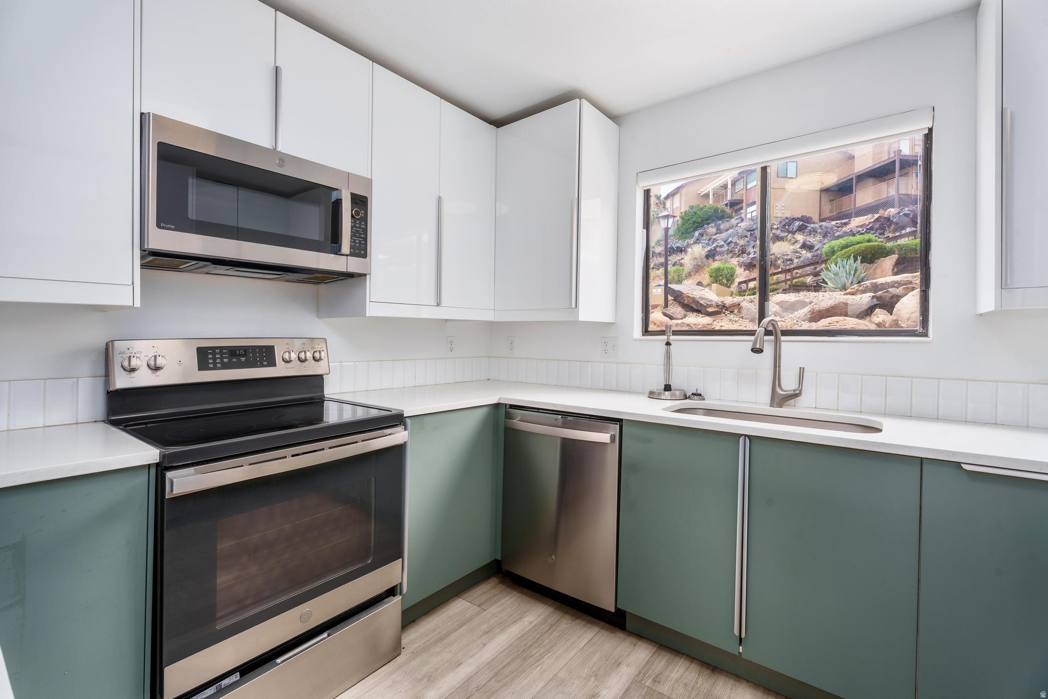 GARDENS SOUTH CONDOS - Residential