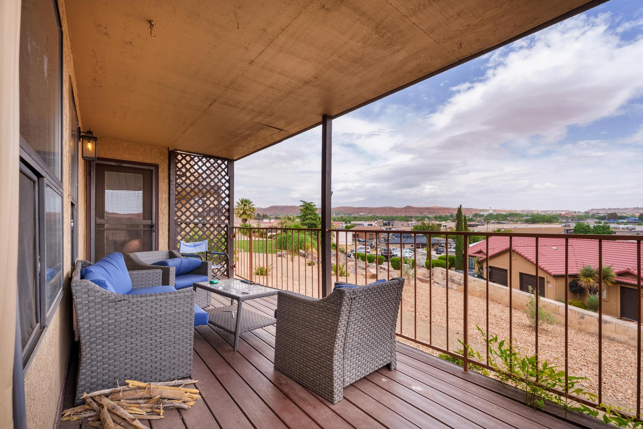 GARDENS SOUTH CONDOS - Residential